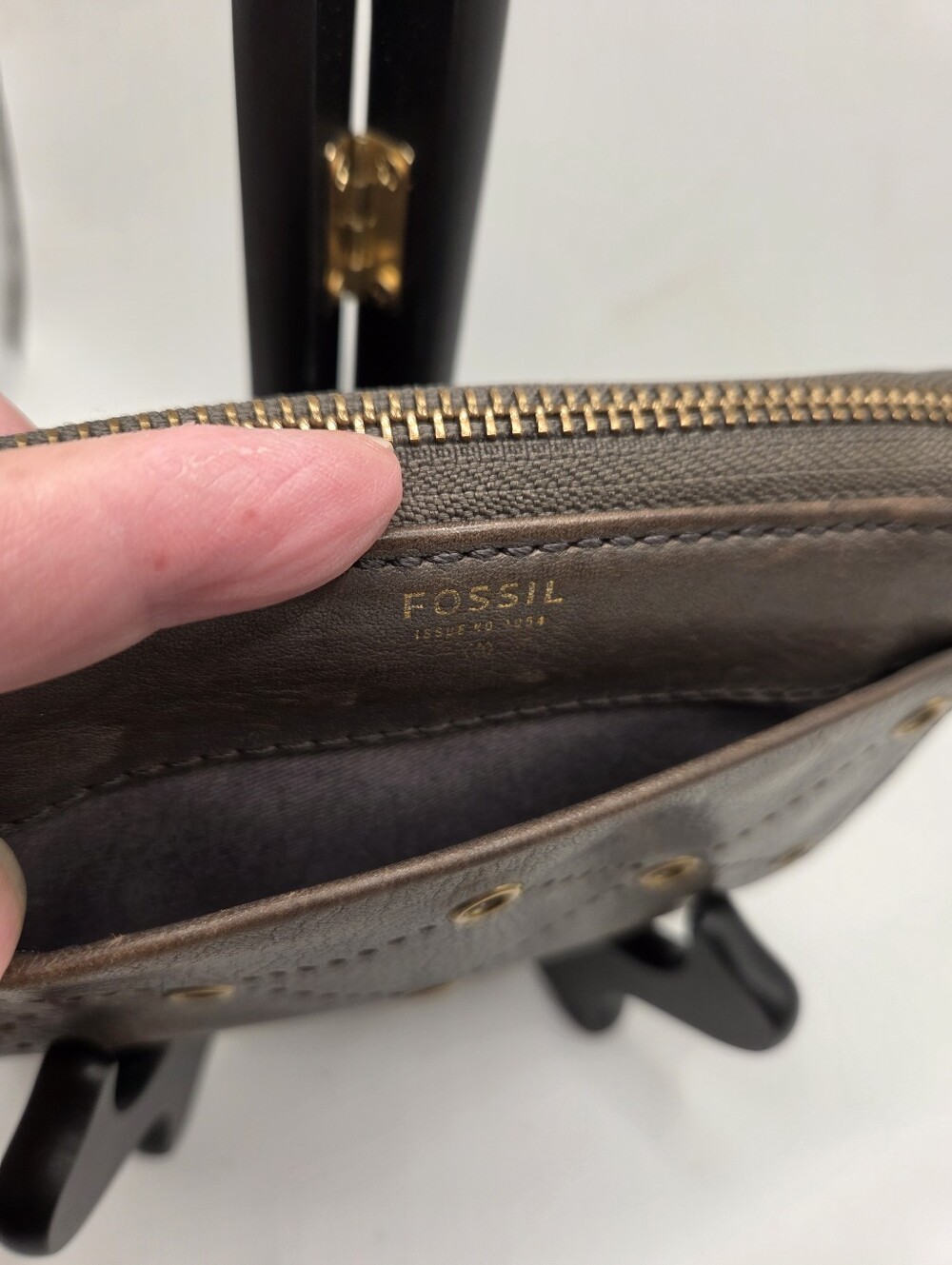 Fossil Leather Zip Around Wallet Taupe/Brown Organizer - Picture 5 of 13